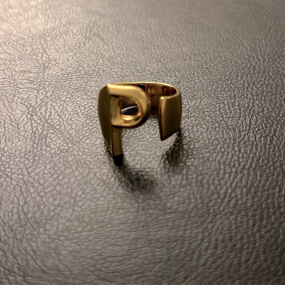 P Letter ring - Picture 2 of 3
